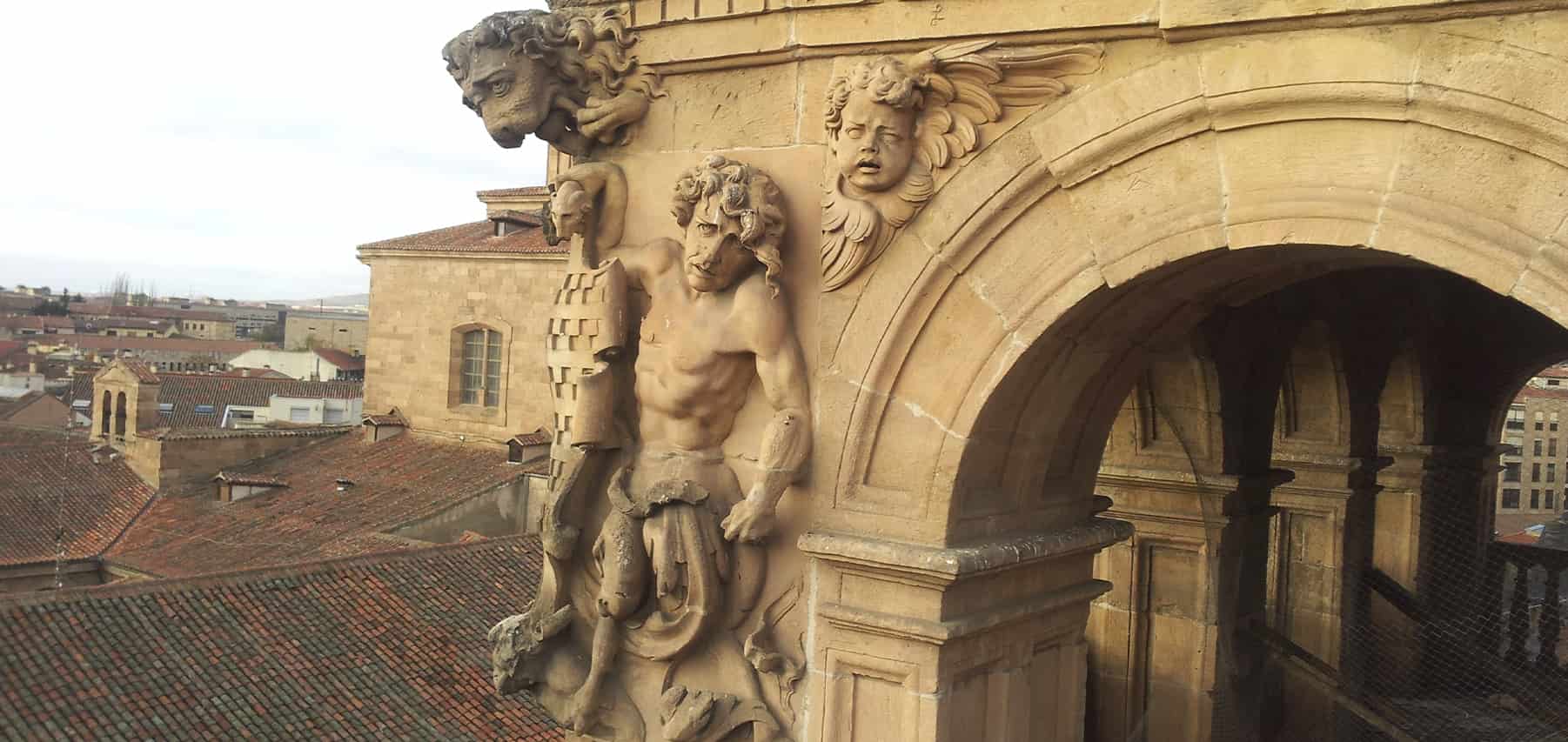 Detalles del Palacio de Monterrey en Salamanca